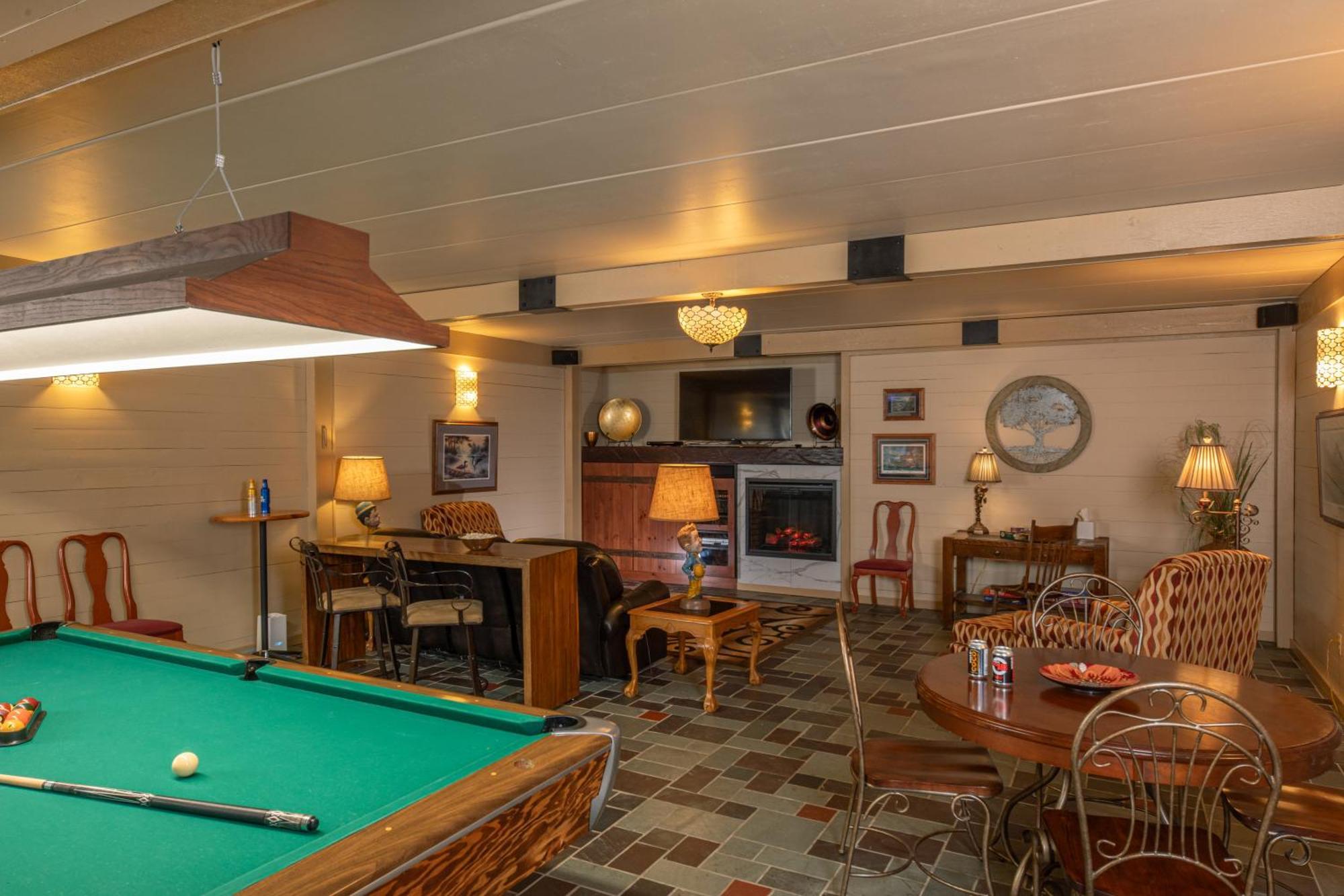 أوكوبوجي The Oakwood Inn المظهر الخارجي الصورة